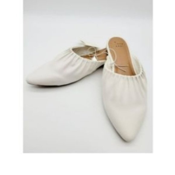 A New Day Elle Flats And Slip Ons Off White 6 - Picture 2 of 2